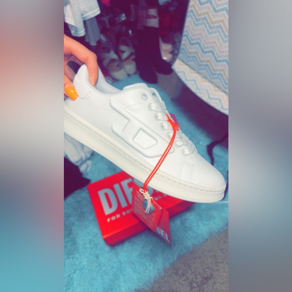 🤍NWT Diesel White out sneakers🤍